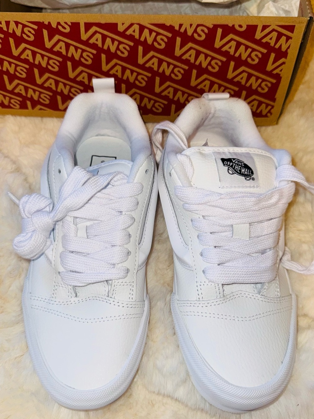 Women's vans knu skool tru White Low-Top Leather Sneakers